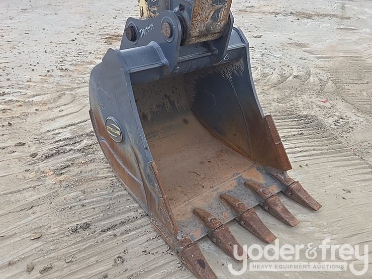 2022-deere-130g-image-9