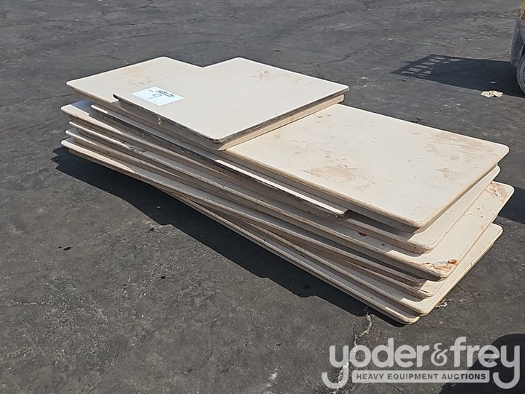 folding-tables-(10-of)-image-1