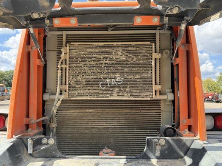 #220-•-doosan-wheel-loader-w/-bucket-image-23