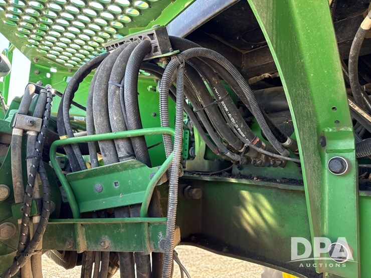 2021-john-deere-r4044-image-124