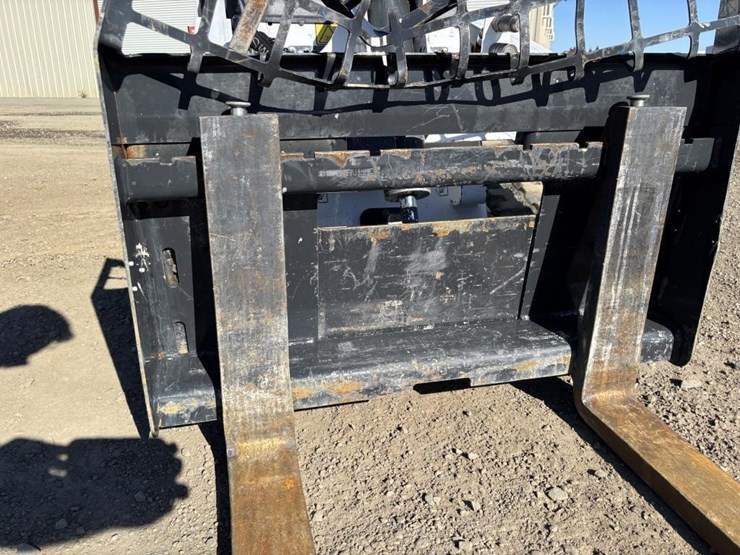2023-bobcat-mt100-image-11
