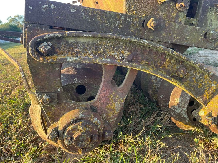 7'-vestal-cultipacker-seeder-image-17