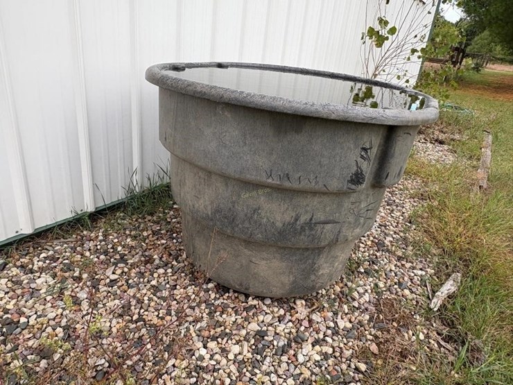 rubbermaid-70-gallon-water-tank-image-3