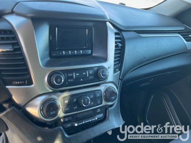2015-chevrolet-tahoe-image-15