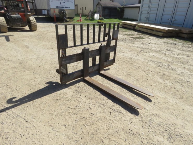 case-quick-attach-heavy-duty-pallet-forks-image-1