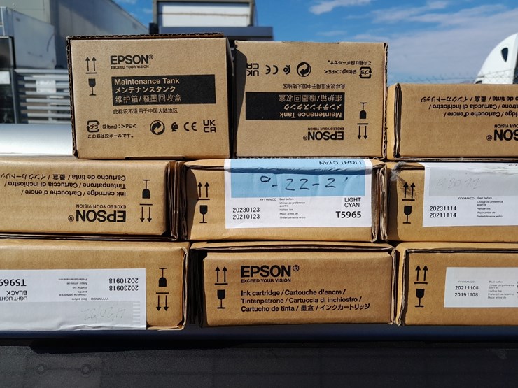 lot#-695-epson-stylus-pro-9890-printer-image-9