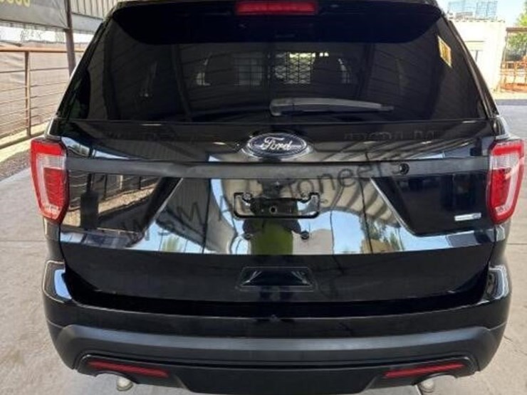 2017-ford-explorer-image-6