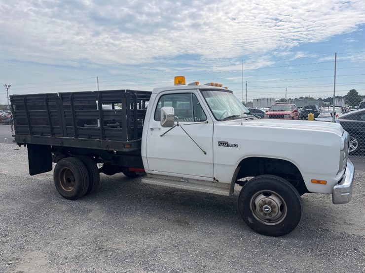 1992-dodge-ram-350-image-4