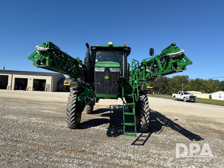2021-john-deere-r4044-image-40