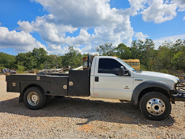 2005-ford-f550-image-20
