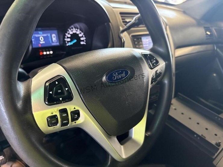 2014-ford-explorer-image-18