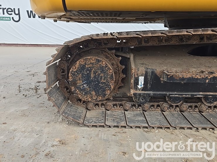 2022-deere-130g-image-19