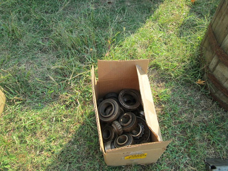 #29208-•-box-of-assorted-bearings-image-1