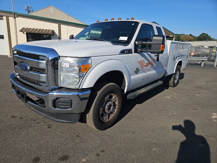 2015-ford-f350-xlt-image-1