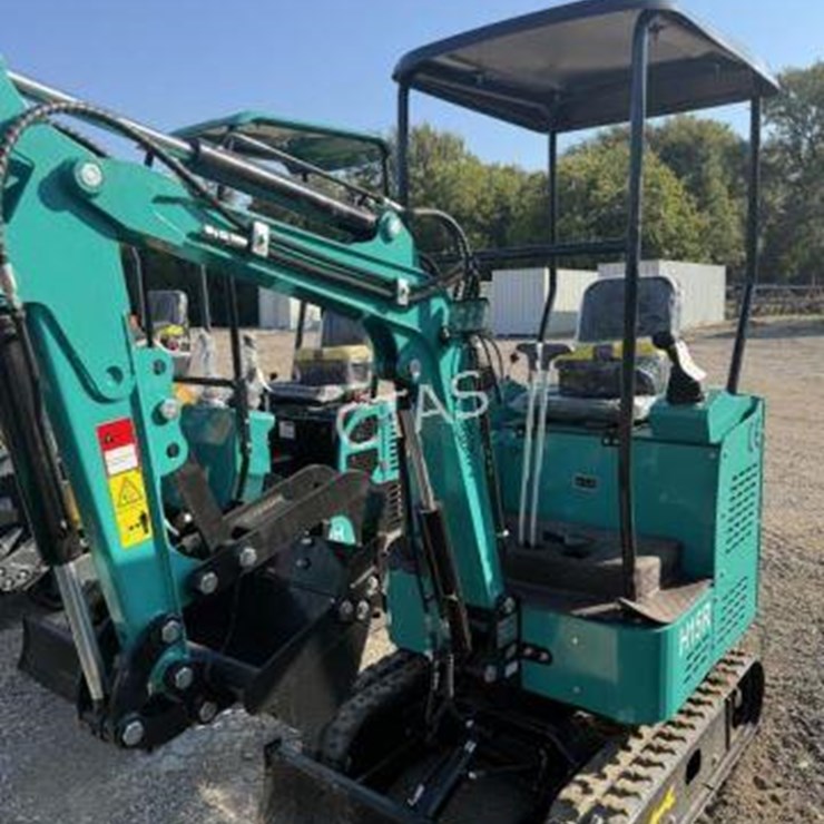 #73 • Mini Excavator - Gas - Model: H15R