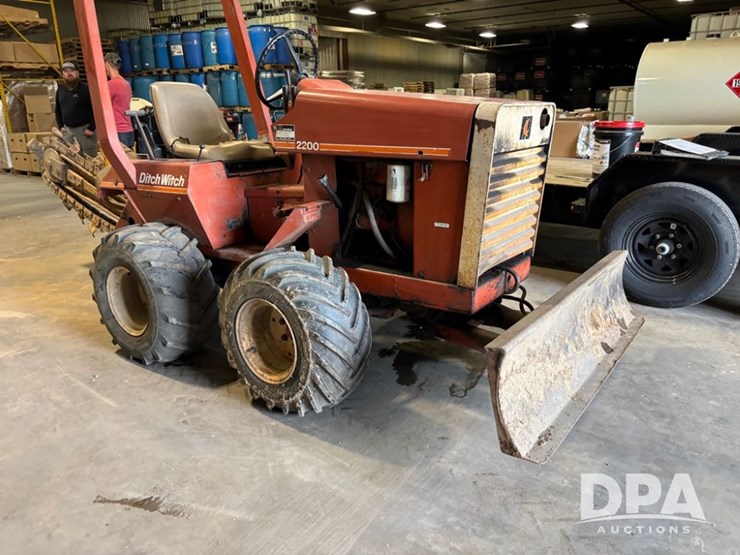 ditch-witch-2200-image-1