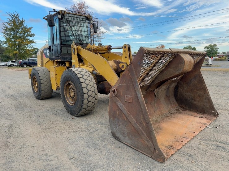 2011-caterpillar-938h-image-7