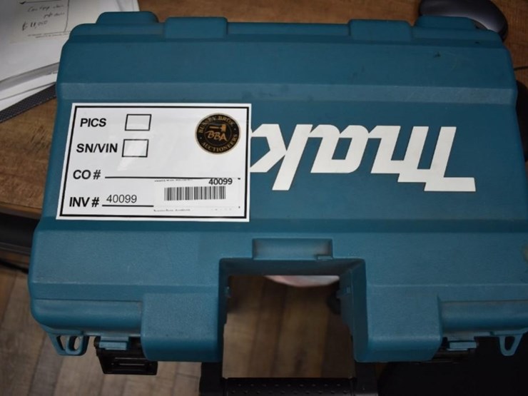 makita-tm3010c-oscillating-multi-tool-image-1