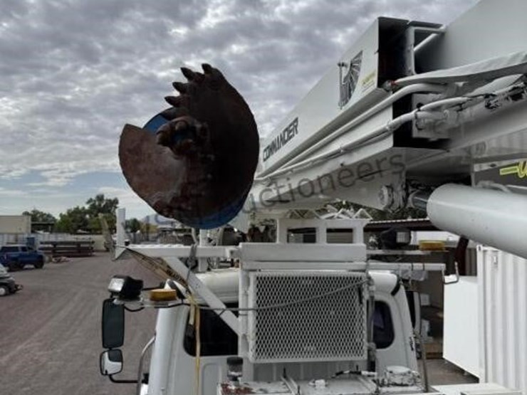 2012-freightliner-m2-digger-derrick-image-22