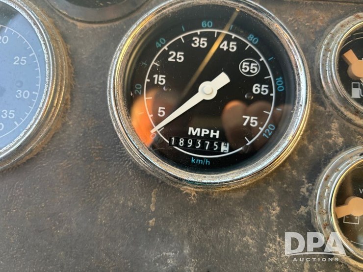 ford-l8000-image-49