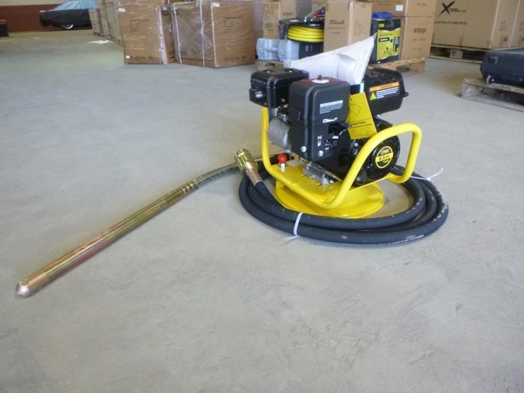 gas-powered-concrete-vibrator-image-2