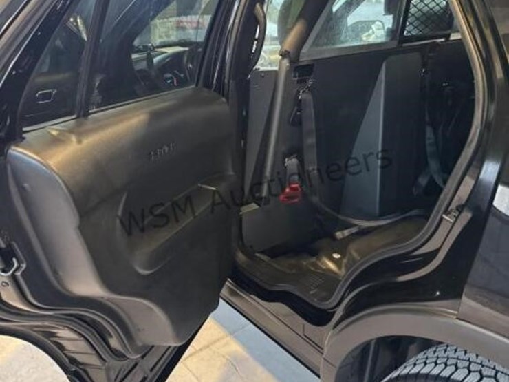 2017-ford-explorer-image-26