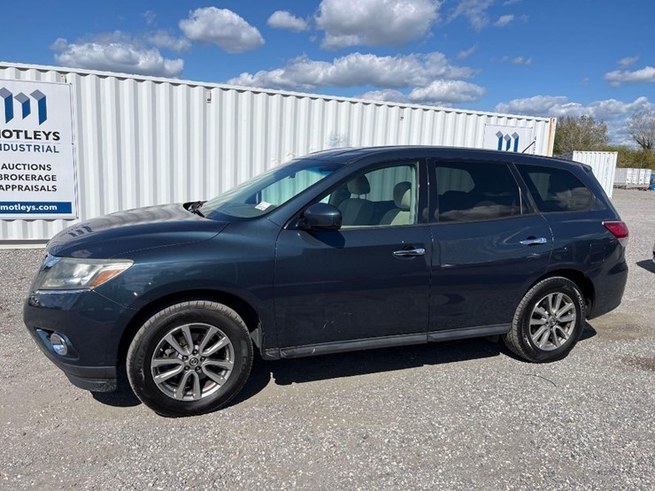 2014-nissan-pathfinder-image-1