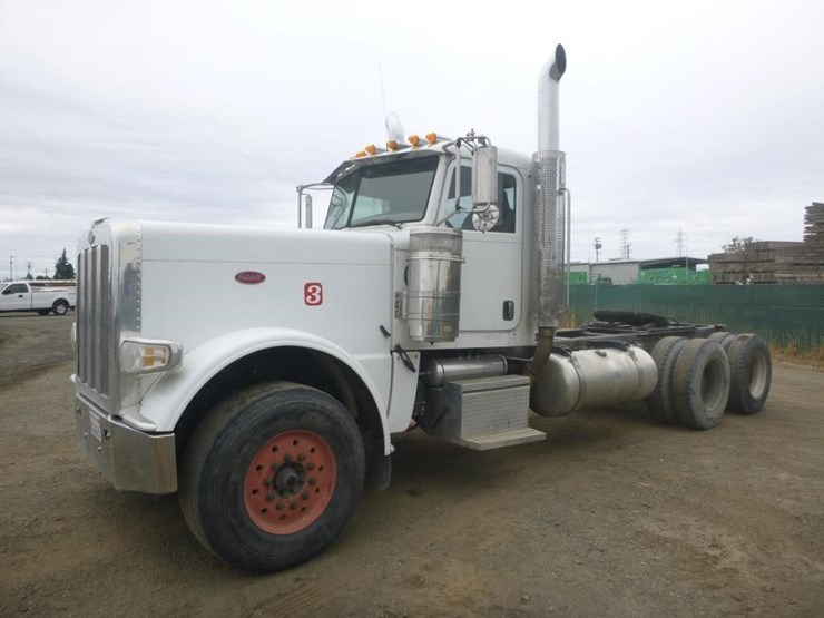 2012-peterbilt-389-image-1