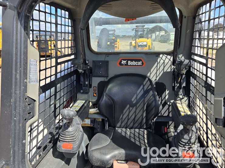 2022-bobcat-t64-image-41