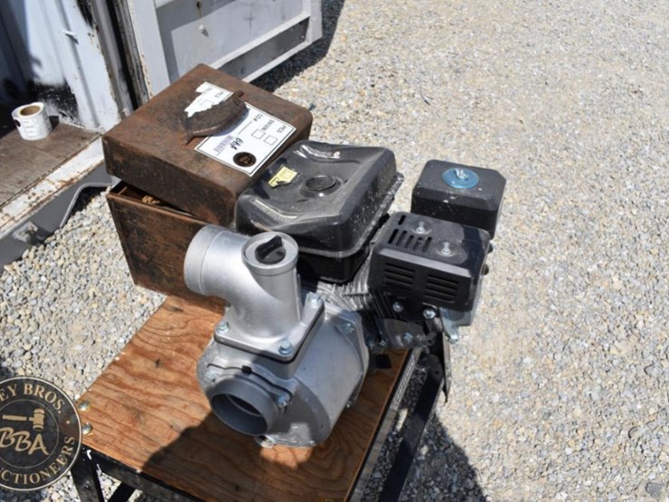 craftsman-water-pump-engine,-gasoline,-with-metal-box-and-hose-image-4