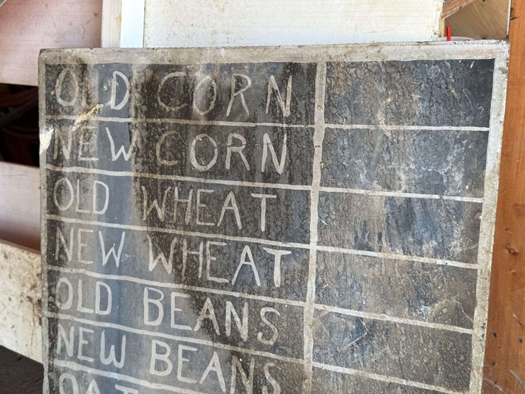 farm-grain-and-livestock-slate-price-board-image-2