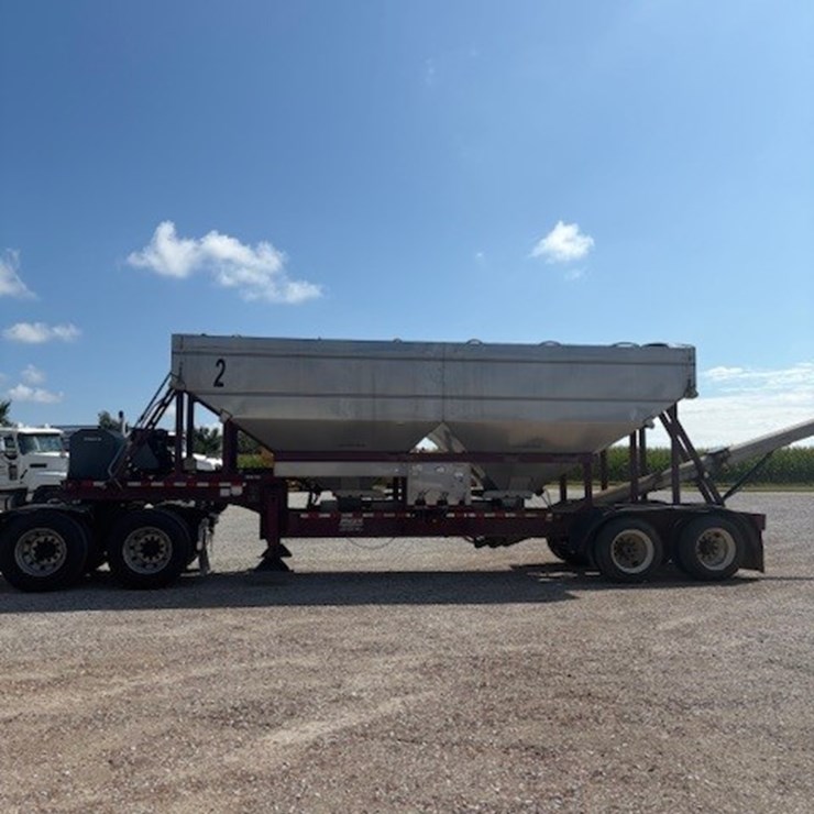 2013 Hayes Dry Trailer (DR12221 Unit 306118)