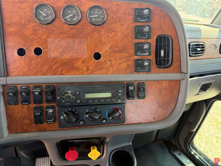 2006-peterbilt-378-image-15