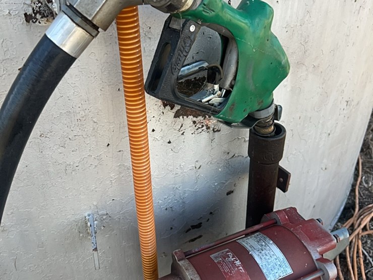 8,000-gallon-fuel-tank-with-tuthill/fill-rite-model-700-pump,-long-hose,-diesel-knozzle-image-7