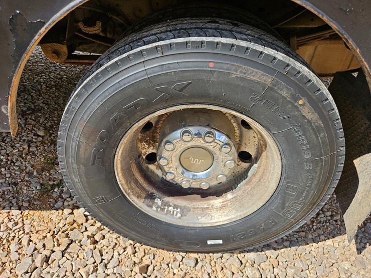 2005-ford-f550-image-51