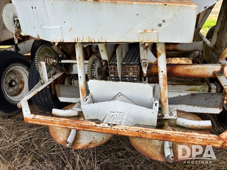 dry-spreader-buggy-(dr12300-unit-92)-image-16