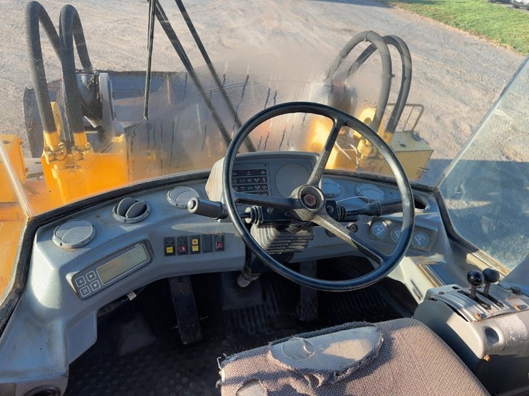 1992-volvo-l90-image-23
