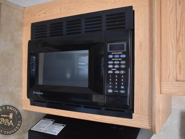 2004-keystone-rv-co-hornet-sport-27bs-38101-image-25
