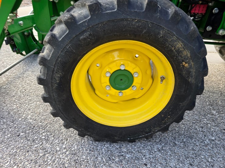 john-deere-4044r-image-52
