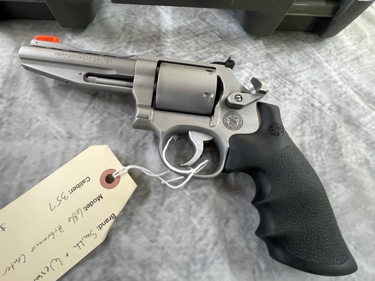 #4033-•-smith-&-wesson-686-performance-center,-sn:-dzc0357-image-2