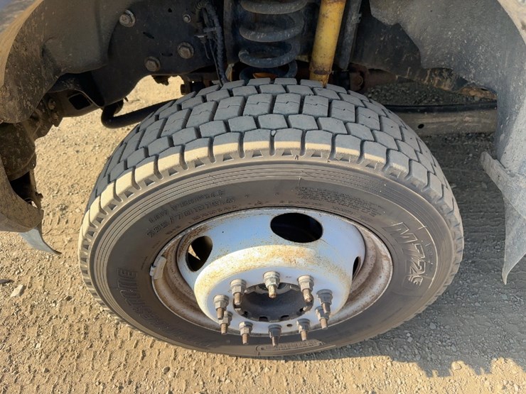 2019-ford-f550-xl-image-11