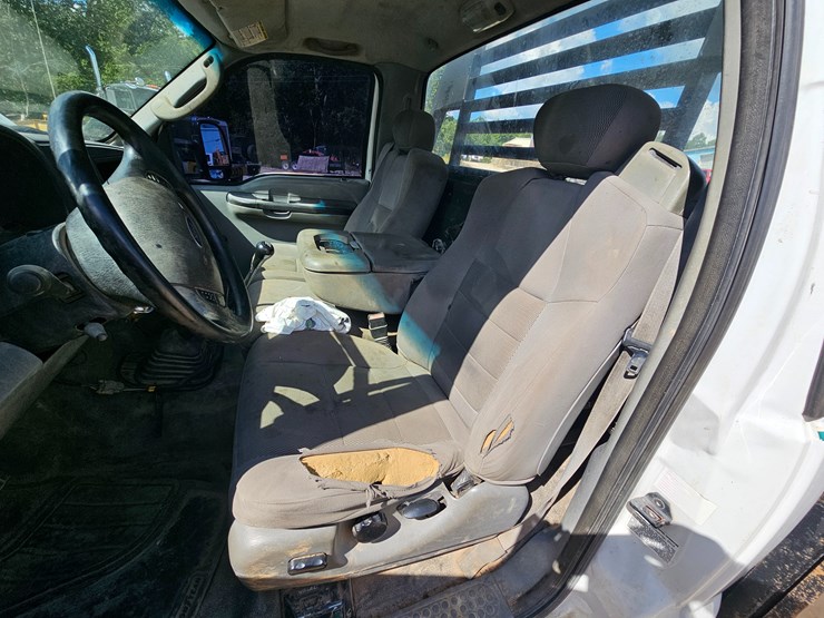 2005-ford-f550-image-38
