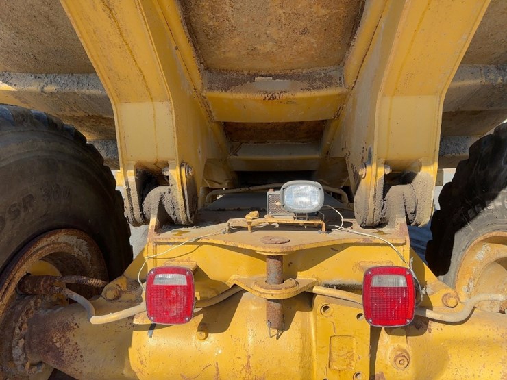 1995-caterpillar-d25d-image-17