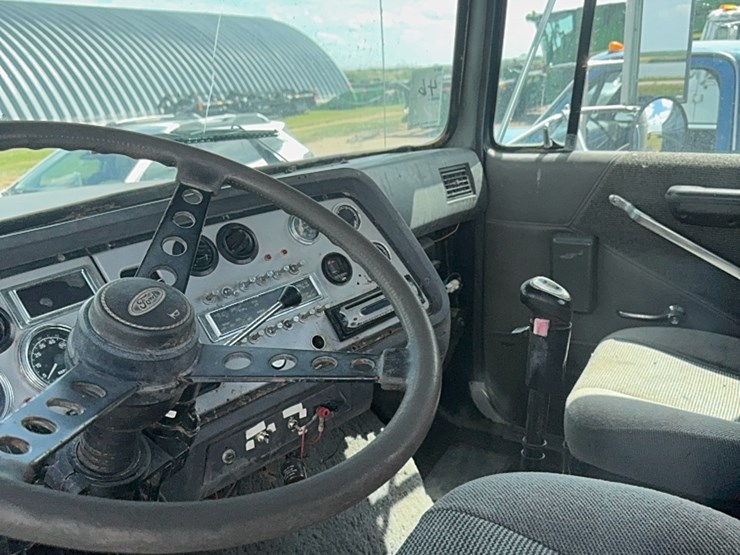 1997-ford-aero-max-day-cab-semi,-60-series-detroit,-9-speed-manual-image-26