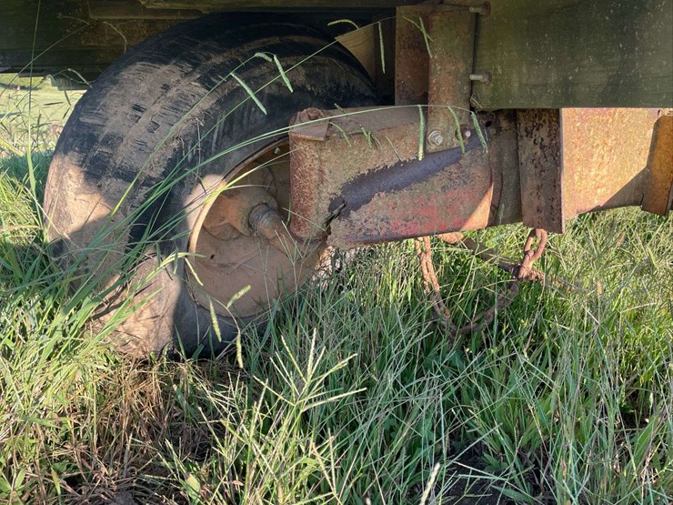 tandem-axle-hay-wagon-as-is-image-13