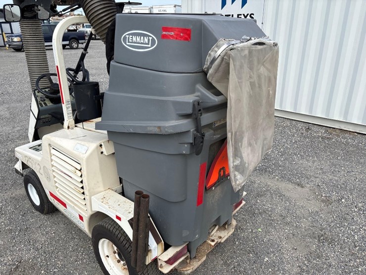 tenant-4300-vacuum-machine-image-12
