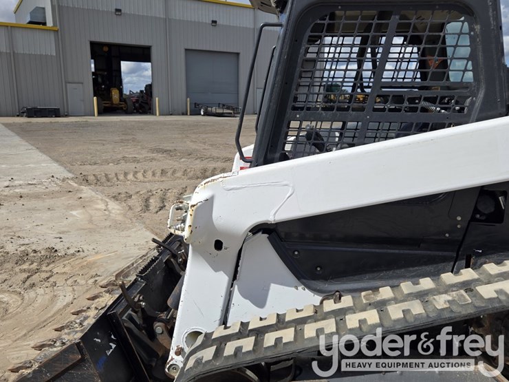 2022-bobcat-t76-image-28