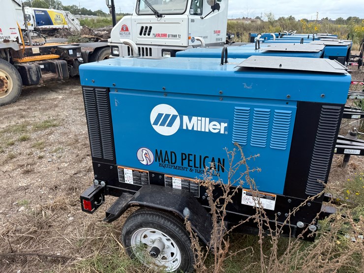 #683-•-2023-miller-big-blue-dual-450’s-image-3