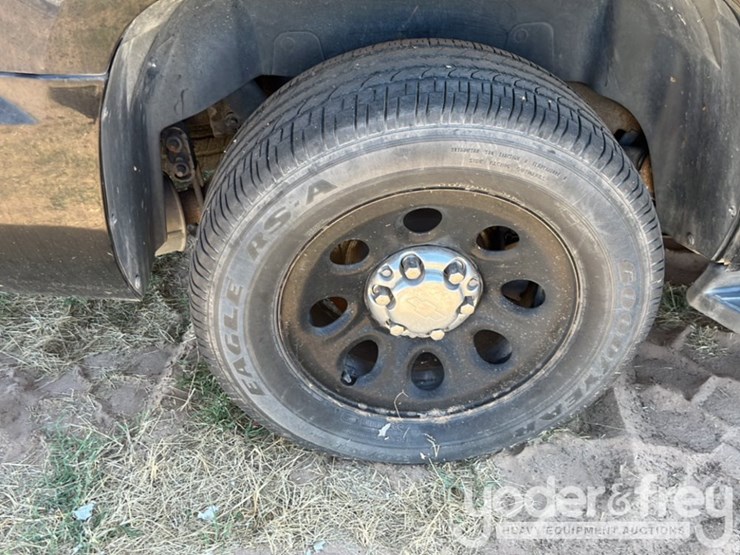 2012-chevrolet-tahoe-image-11