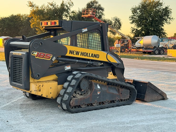new-holland-c185-image-9